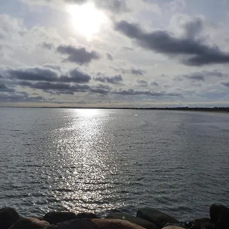 8 Person In Albaek-by Traum